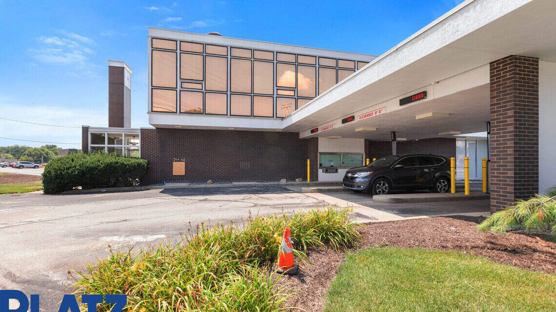 $1.2 million bank for sale in Youngstown includes executive office