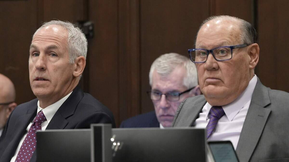 Former FirstEnergy executives Chuck Jones and Michael Dowling were reindicted on state bribery, conspiracy and fraud charges amid Ohio’s largest utility corruption case.