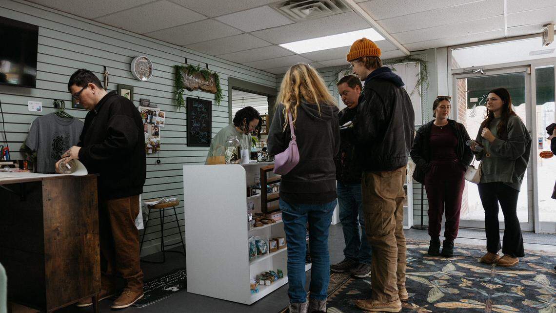 Kat’s Krystals expands into small business vendor hub in East Palestine