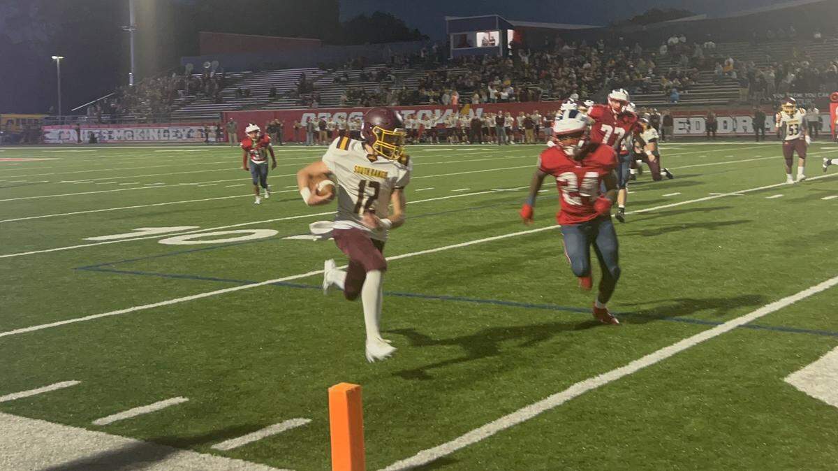 South Range quarterback Tristan Toy scores a touchdown in his team’s 48-14 win over Niles