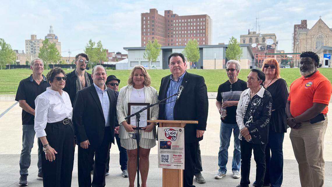 Mahoning County declares May 22 as Left End Day | Mahoning Matters