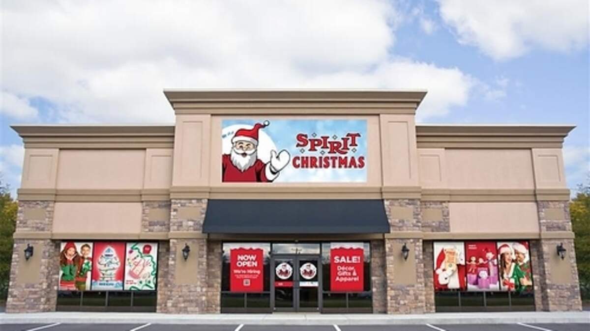 Christmas shopping experience opening in former Bed Bath & Beyond Boardman