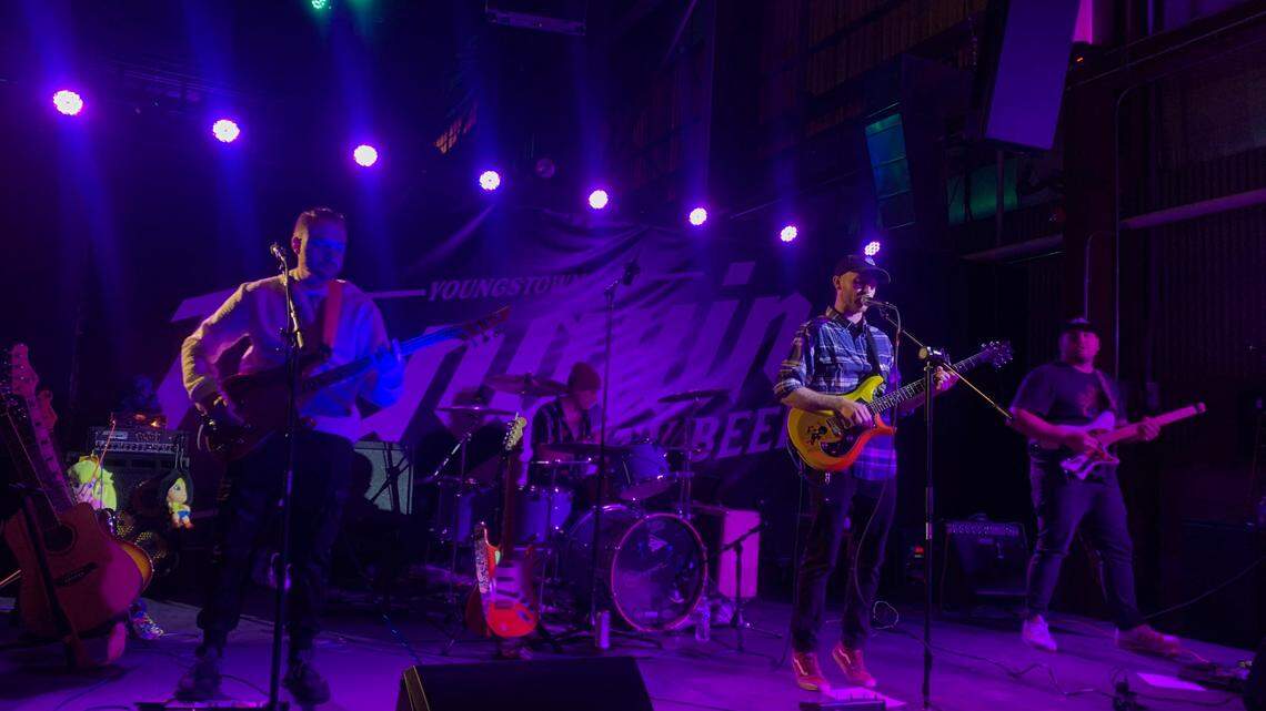 Harrison Rhinehart plays guitar and sings lead vocals, with Grant Shultz on guitar and trumpet. Ben Rhinehart is on bass guitar, and Justin Barnett plays drums for Sedona.