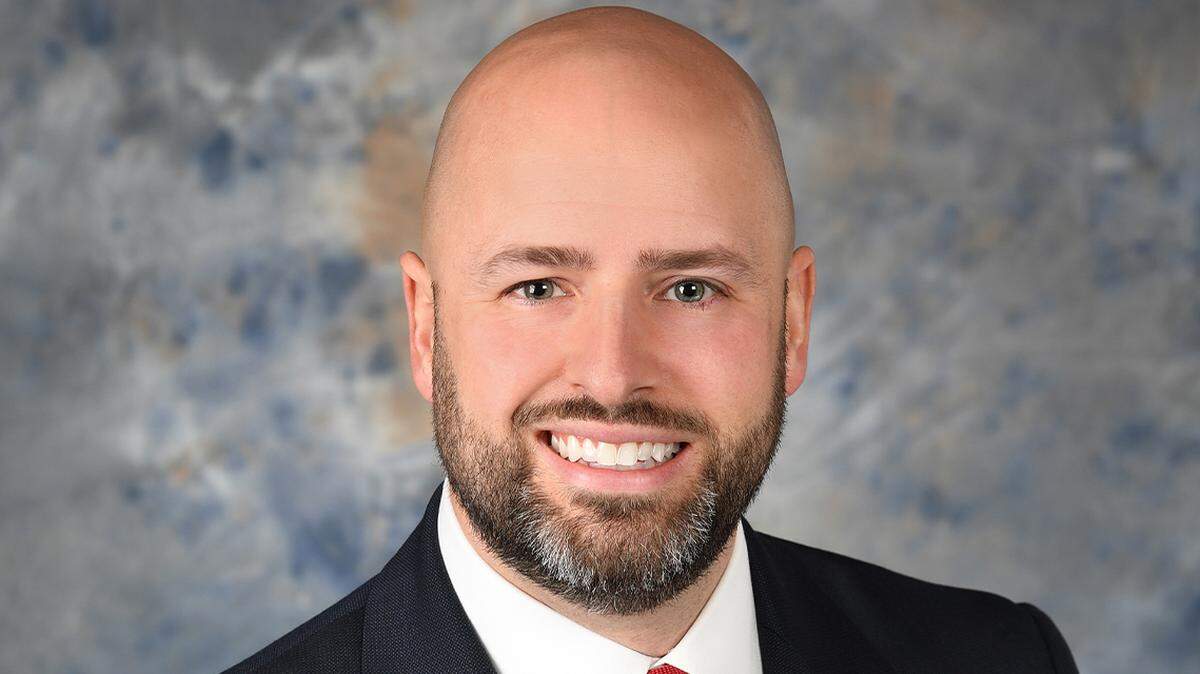 Peter Opperman was recently hired as district sales manager at Farmers National Bank.