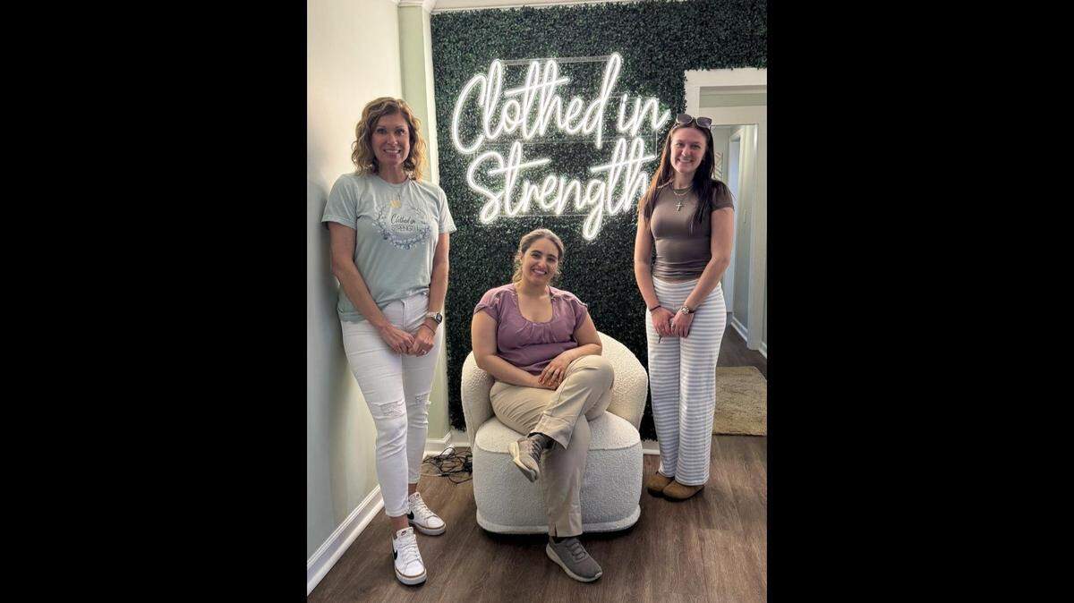 YSU business students awarded a $2,000 grant to Clothed in Strength through the Pay It Forward initiative, supporting single mothers with essential aid.