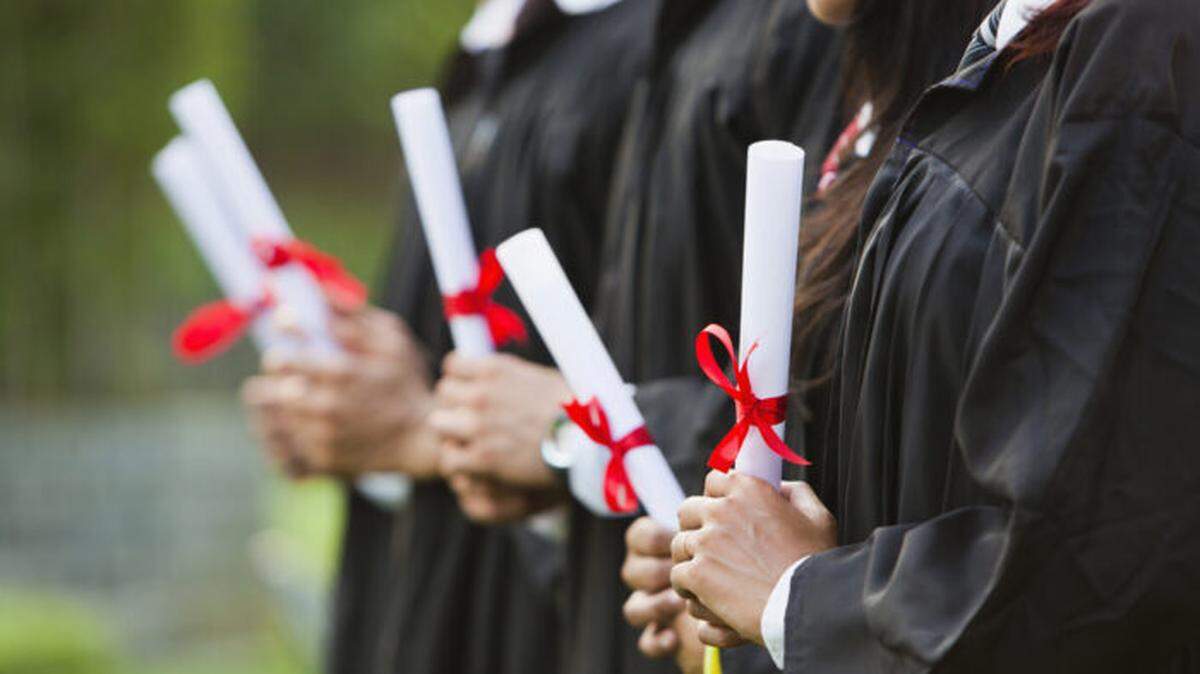 AI may end up hurting recent college graduates more than older, more experienced workers.
