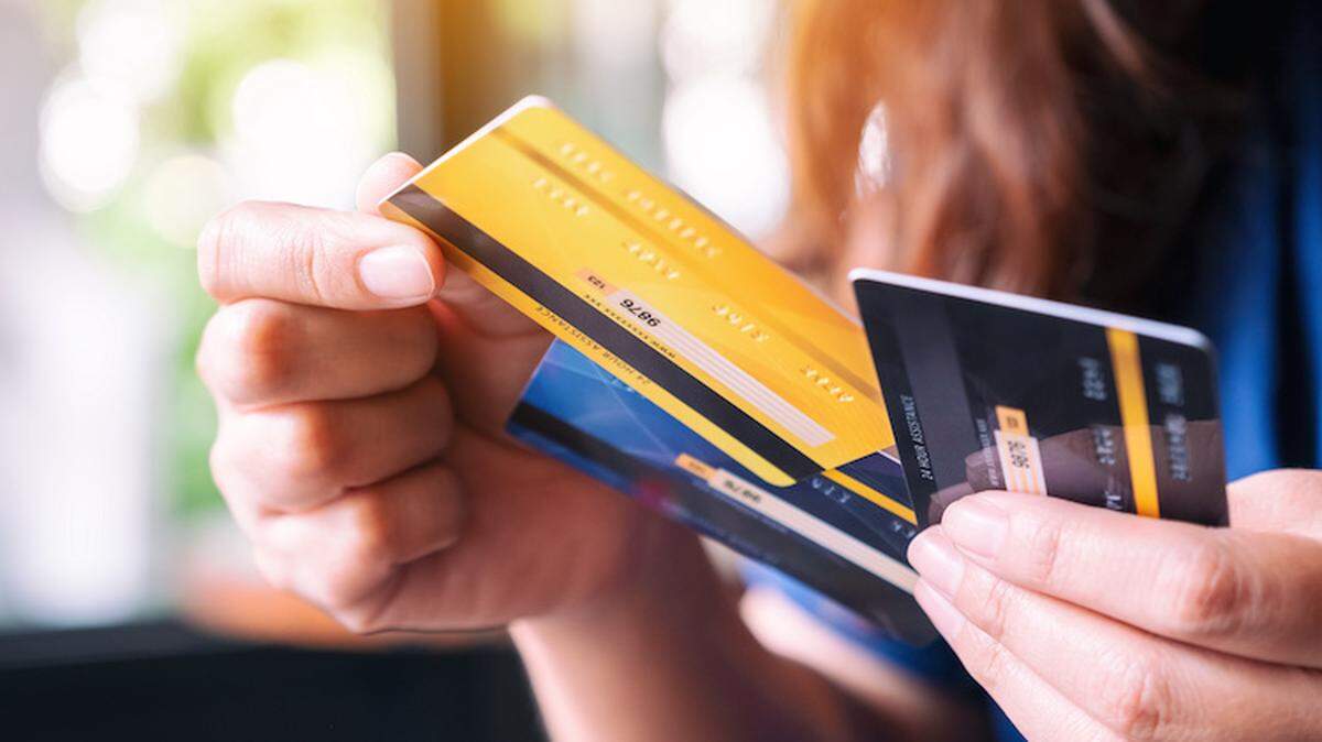 Americans’ total credit card balance is $986 billion in the fourth quarter of 2022, according to consumer debt data from the Federal Reserve Bank of New York.