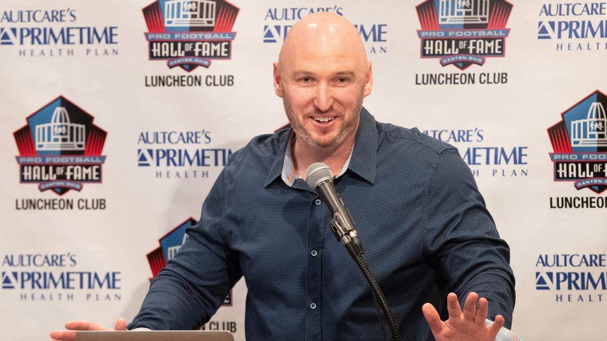 Longtime Cleveland Guardians broadcaster to leave role for Las Vegas gig.