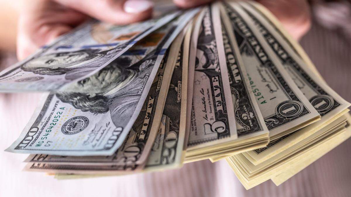 The median annual salary for Texans in 2023 was $68,744.