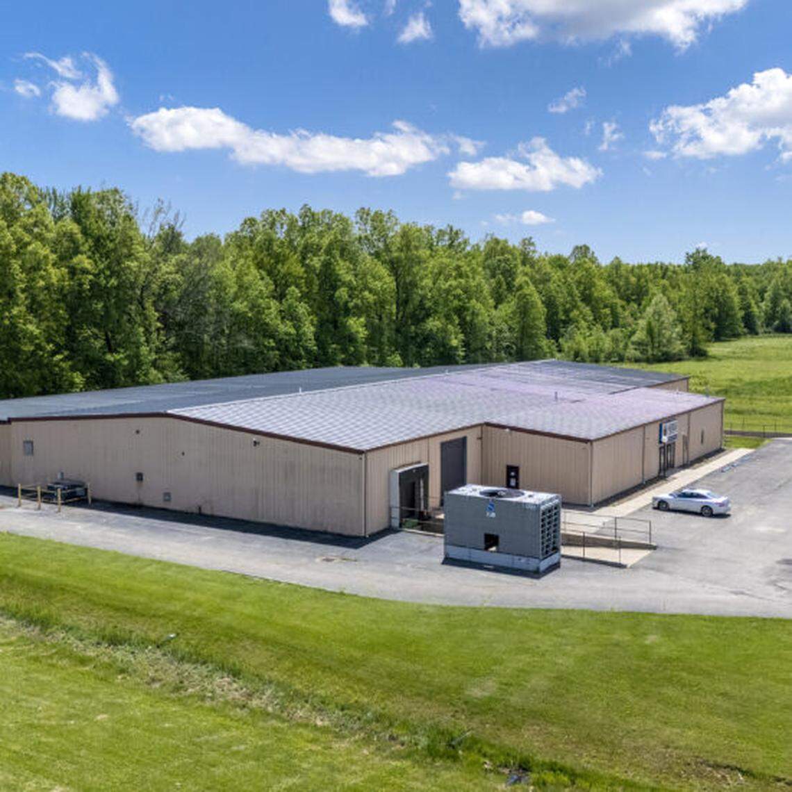 A 32,550-square-foot warehouse built in 1996 is available to lease for $7 per square foot at 11655 Mahoning Ave. in North Jackson.