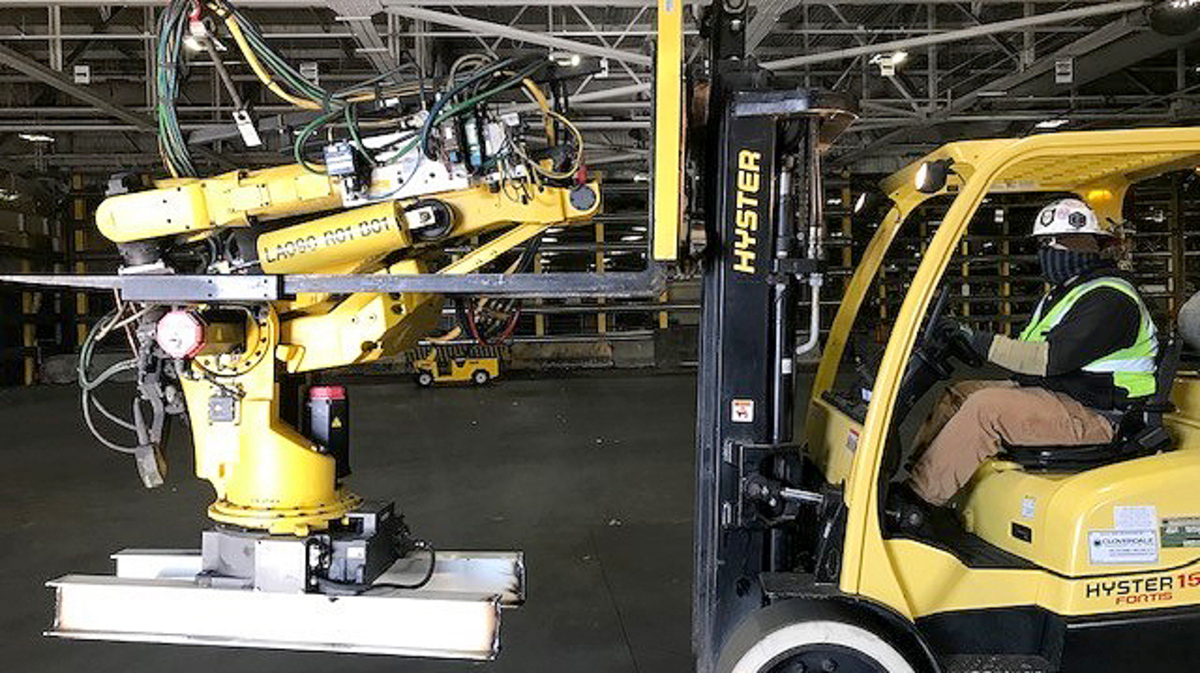 BUSINESS UPDATES | MCCTC receives Fanuc robot from Lordstown Motors ...
