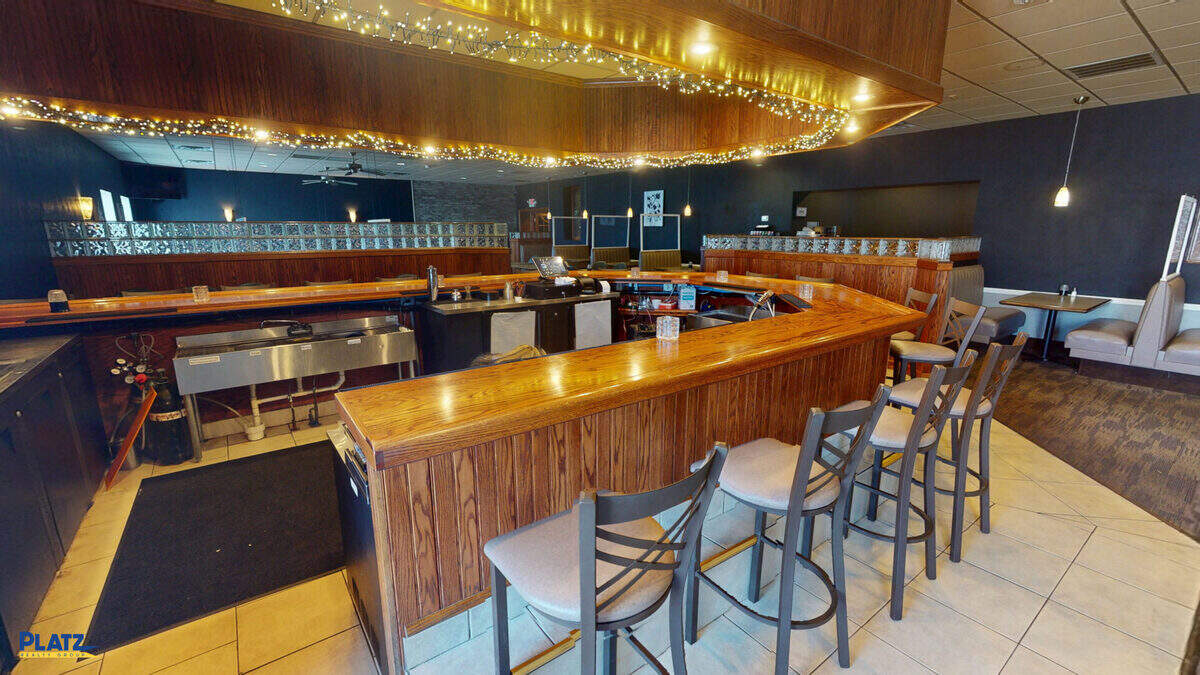 The banquet rooms can hold between 100 and 400 people, and there’s a fully equipped kitchen, dining rooms and full service bar at the property.
