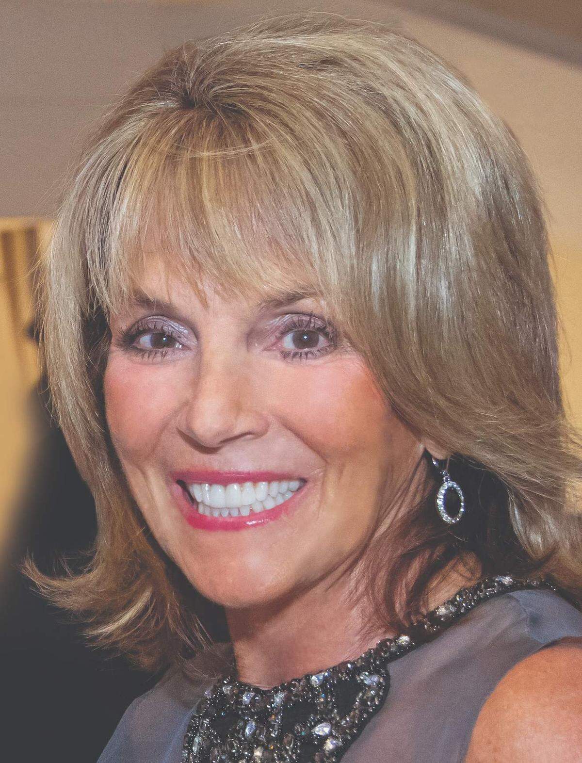 YSU Global Trustee Jocelyne Kollay Linsalata gifted $325,000 to the Zoldan Family Student Center Campaign, which will replace the Kilcawley Center.&nbsp;