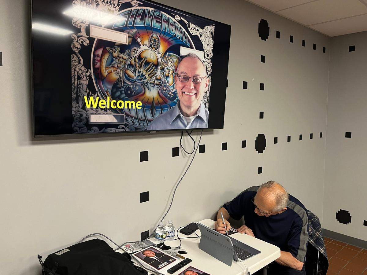 As part of the two-year anniversary celebration, pinball designer Jim Patla visited Past Times Arcade on May 31 for a meet-and-greet and autograph signing.