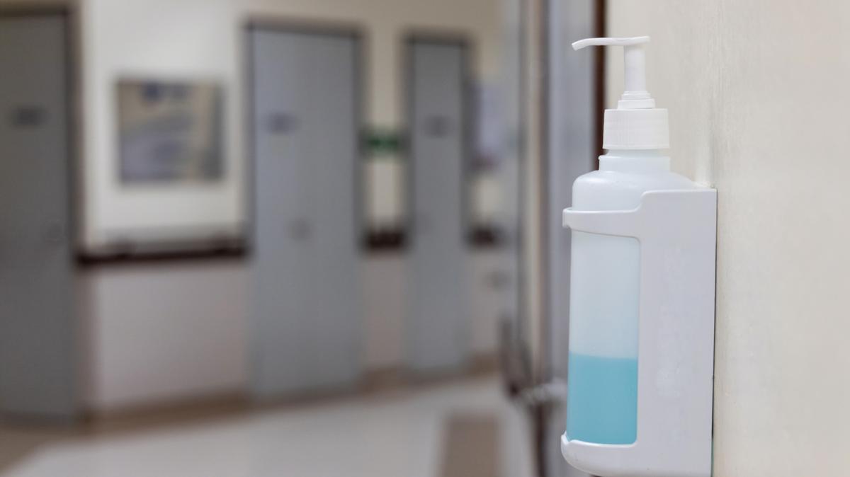 With respiratory illnesses circulating this holiday season, Kentucky’s public health officials recommend COVID-19 and influenza vaccines for those older than 6 months.