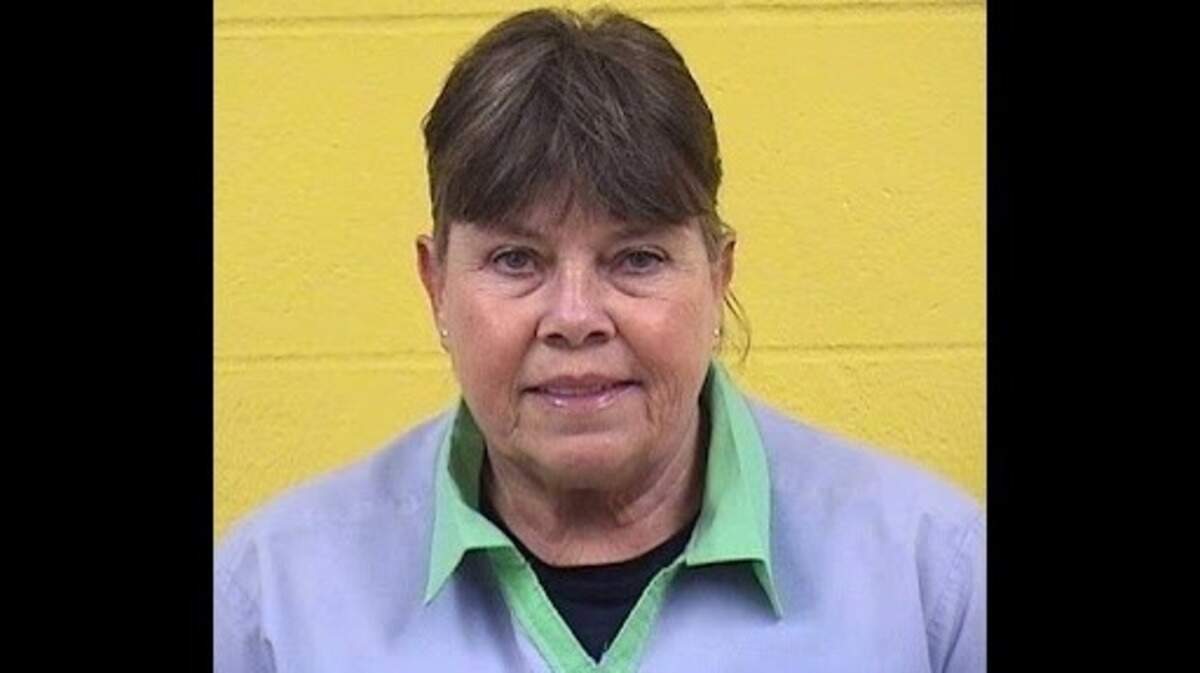 Infamous convicted Mahoning Valley murderer Marie Poling has died in prison.