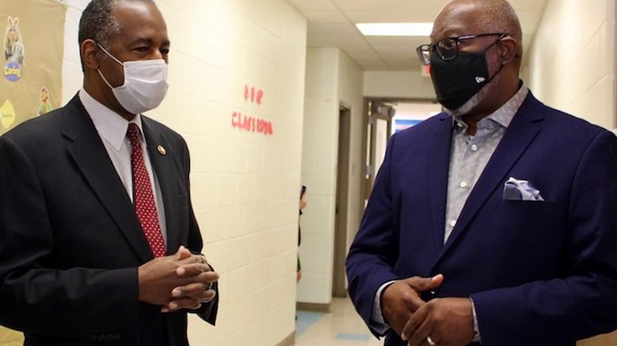 U.S. Housing and Urban Development Secretary Ben Carson toured the Rockford Village EnVision Center in Youngstown today. Here he meets with ... (Ellen Wagner | Mahoning Matters)