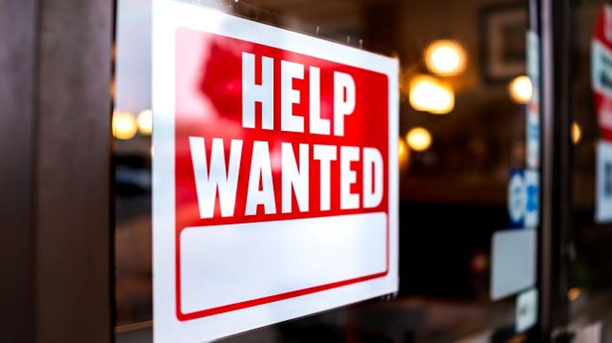 The Illinois state government is hiring for a variety of positions, from administrators to “hourly snowbirds” and more.