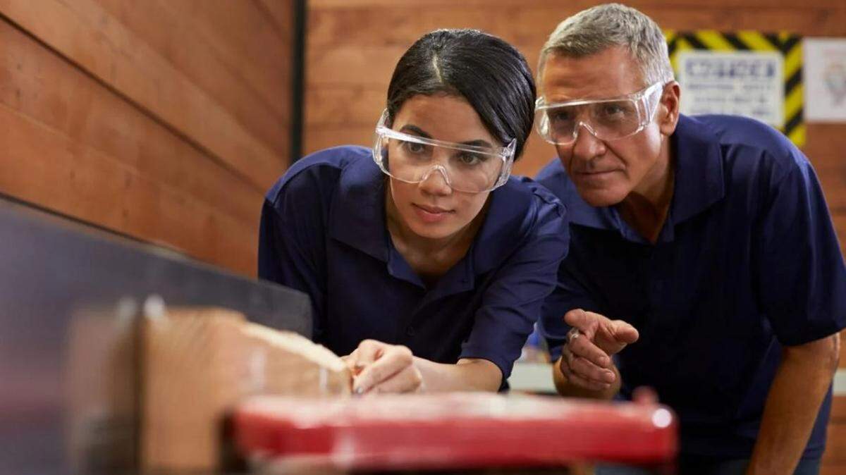 Ohio’s jobless numbers remained steady in September, but the number of new jobs added grew significantly.