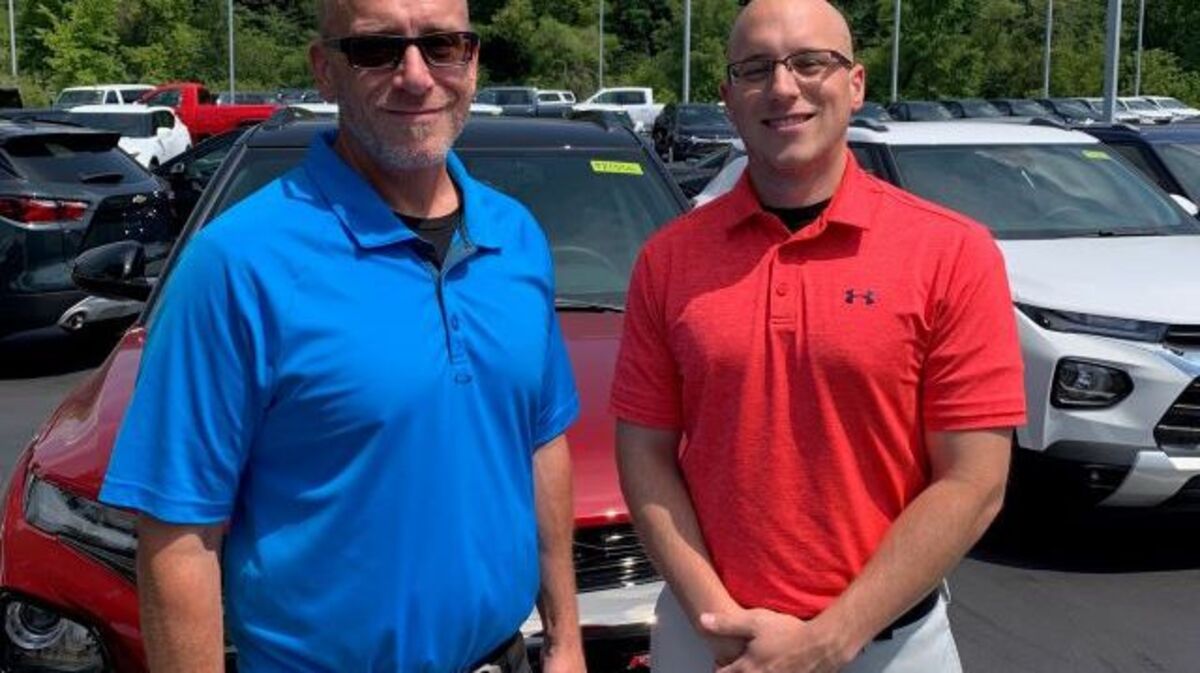 Brothers Michael and Ryan Grata, who previously worked at Mel Grata Chevrolet and Toyota of
Hermitage, Pa., have joined the sales team at Greenwood’s Hubbard Chevrolet. (Contributed photo)