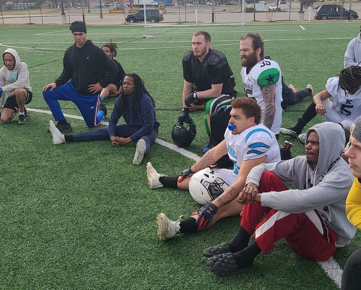 The football team plays in the Premier Amateur Football League (PAFL), which consists of teams in Michigan, Ohio, Pennsylvania, and West Virginia. 