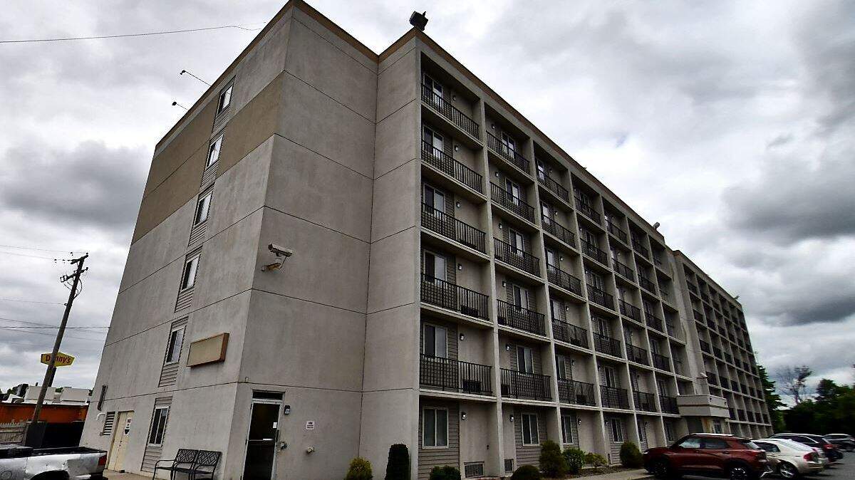 The former Baymont by Wyndham Youngstown on Belmont Avenue was built in 1973 and remodeled in 2003.