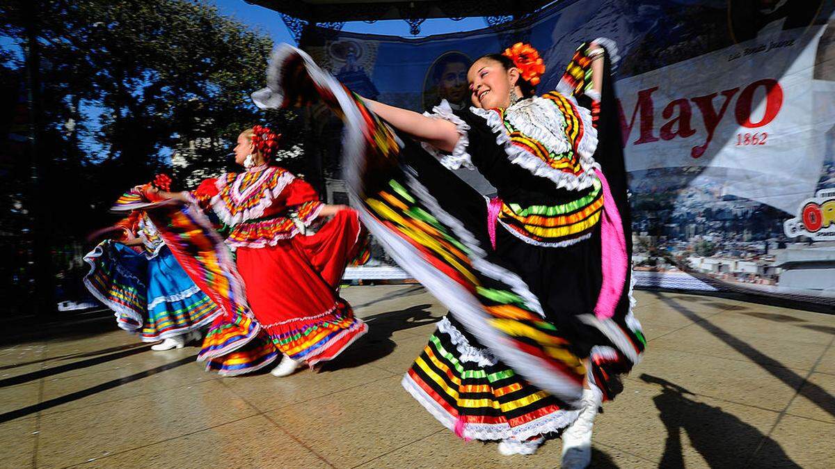 Downtown Youngstown opens a week of events with a Cinco de Mayo celebration on Phelps Street featuring live music, food trucks, a community mural and family activities.
