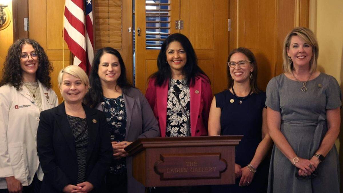 Ohio State Rep. Anita Somani, D-Dublin (center)