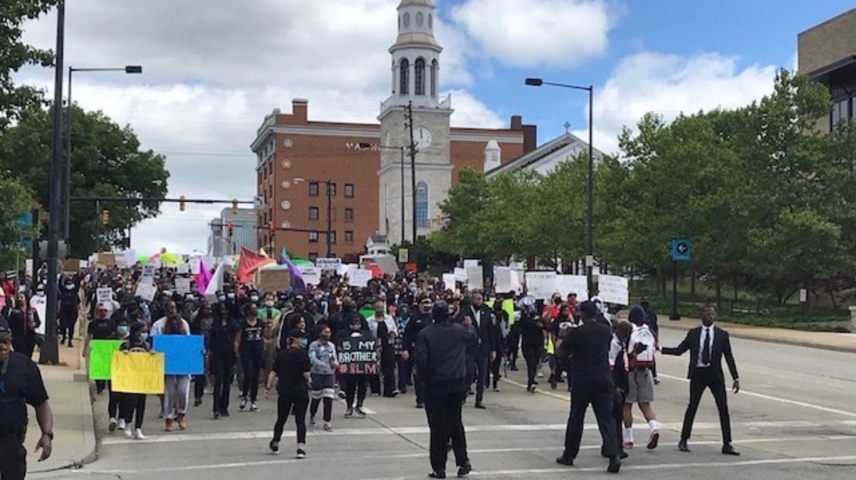 Hundreds gathered in front of the First Presbyterian Church in downtown Youngstown  on Sunday, March 31, 2020 to march silently to the Mahoning County Court House in protest of the murder of George Floyd, a black man, by police in Minneapolis last week. (Bob Yosay/Mahoning Matters)