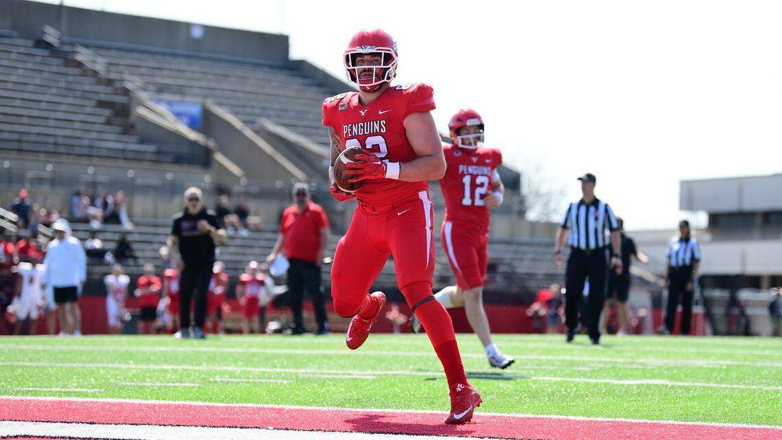 Jake Benio scores a touchdown during Saturday’s Youngstown State Spring Game.