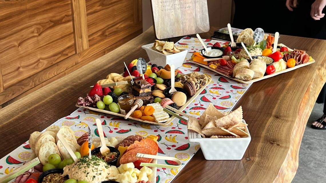 Boards to Gather has everything to make charcuterie boards with high-quality ingredients, like meats, cheeses, homemade cheeseballs, vegetables, crackers, chocolates, dips and sweets.