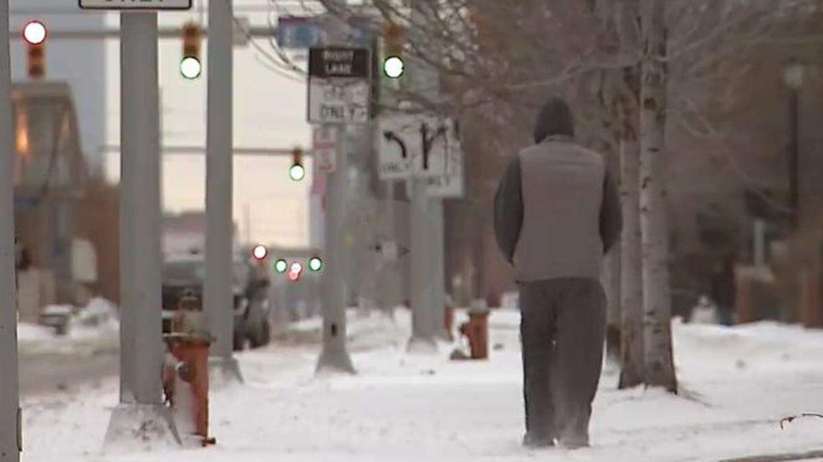 A Cleveland Clinic emergency medicine physician explains the risks of hypothermia and frostbite as an arctic blast sweeps across northeast Ohio.