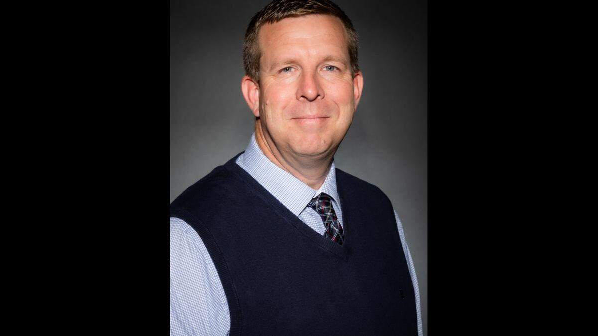 Stredney, a project manager who holds a degree in Business Administration and Accounting, has held city government office and has extensive experience working with government budgets.