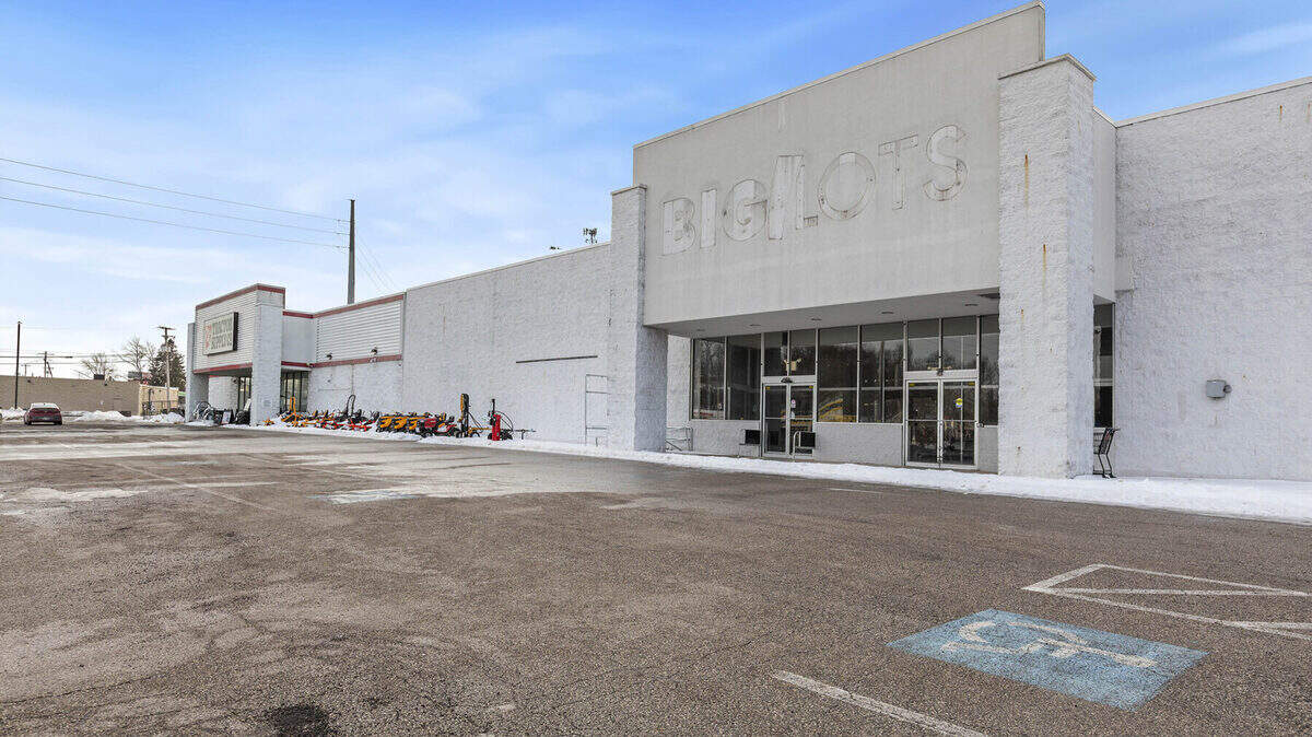 According to Platz Realty, the 30,000-square-foot space available to lease at 15981 State Route 170 has build-to-suit potential.
