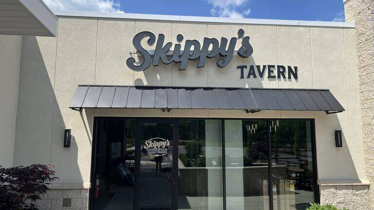 Community shows up for Skippy’s Tavern during grand opening in Canfield