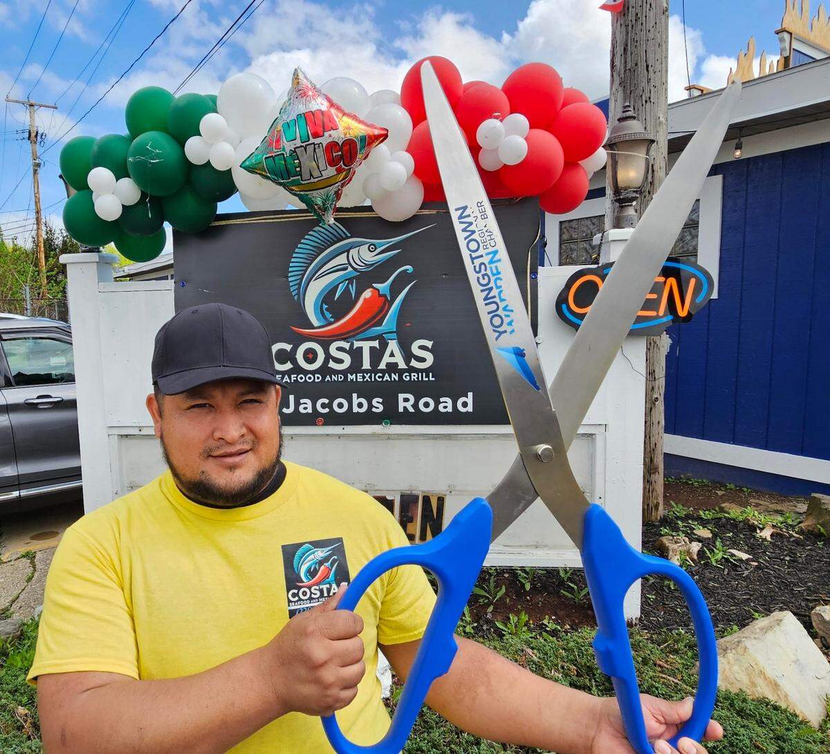 Menu items include Shrimp a la Diabla, Cazuelón, Chipotle Steak, Ceviche de Pulpo, Chori-Pollo, Pescado Zarandeado, Veggie Tacos, and more.&nbsp;