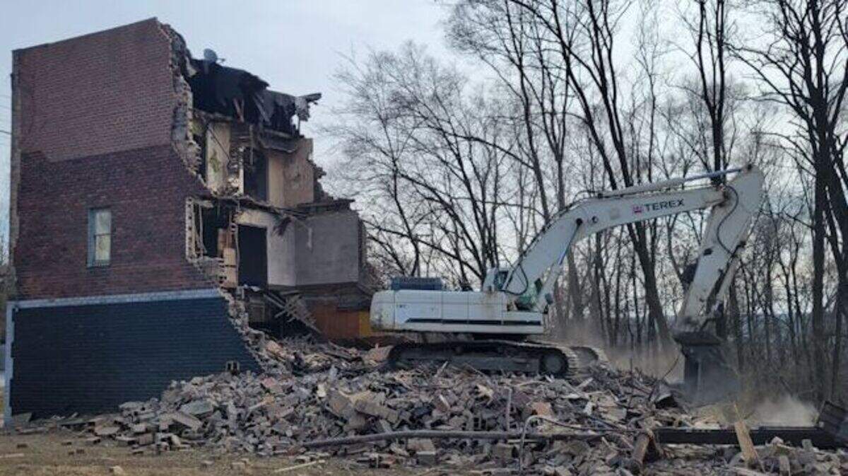 The Mahoning County Land Bank demolished three building in Campbell that’ll be ready for redevelopment, including the former site of Mike’s Place on Twelfth Street.