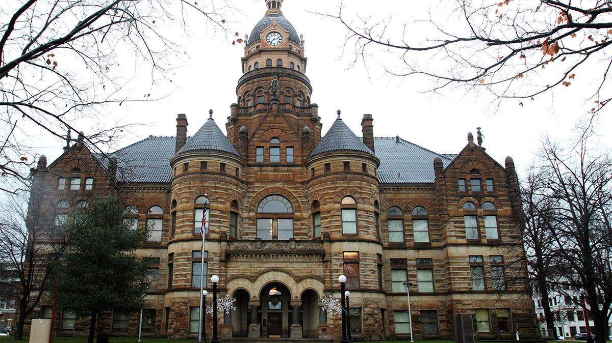 Trumbull County Courthouse