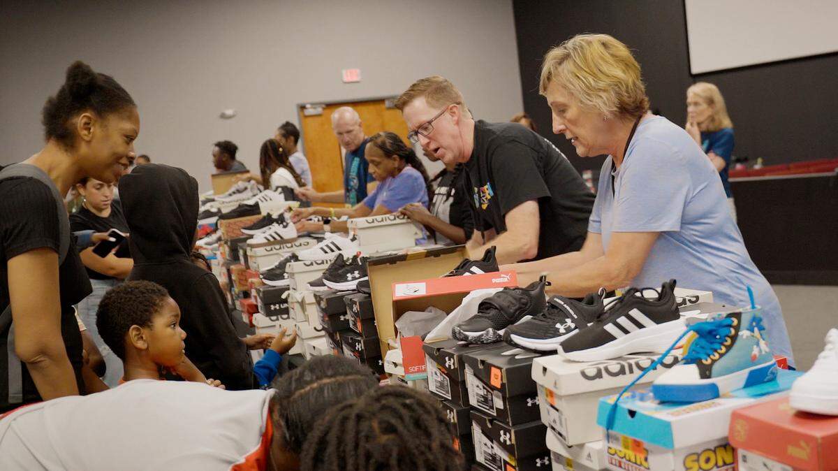 Thousands expected at 5th annual back-to-school shoe giveaway in Akron.
