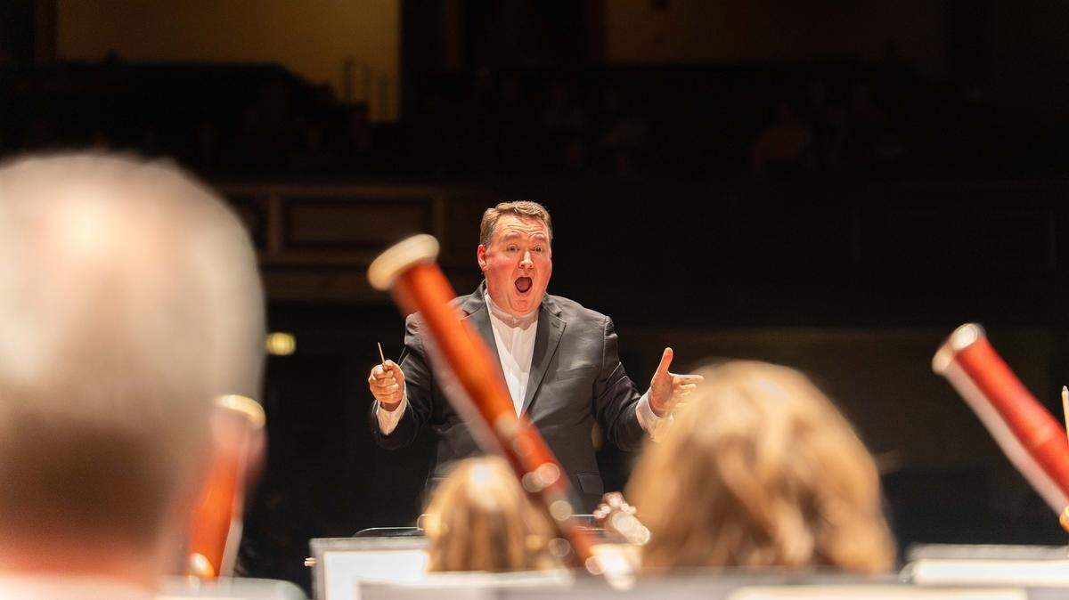 Find out what’s on in downtown Youngstown: Youngstown Symphony, LoveMusic legacy concert, Penguin City Foodie Fest, library talks and evening entertainment.