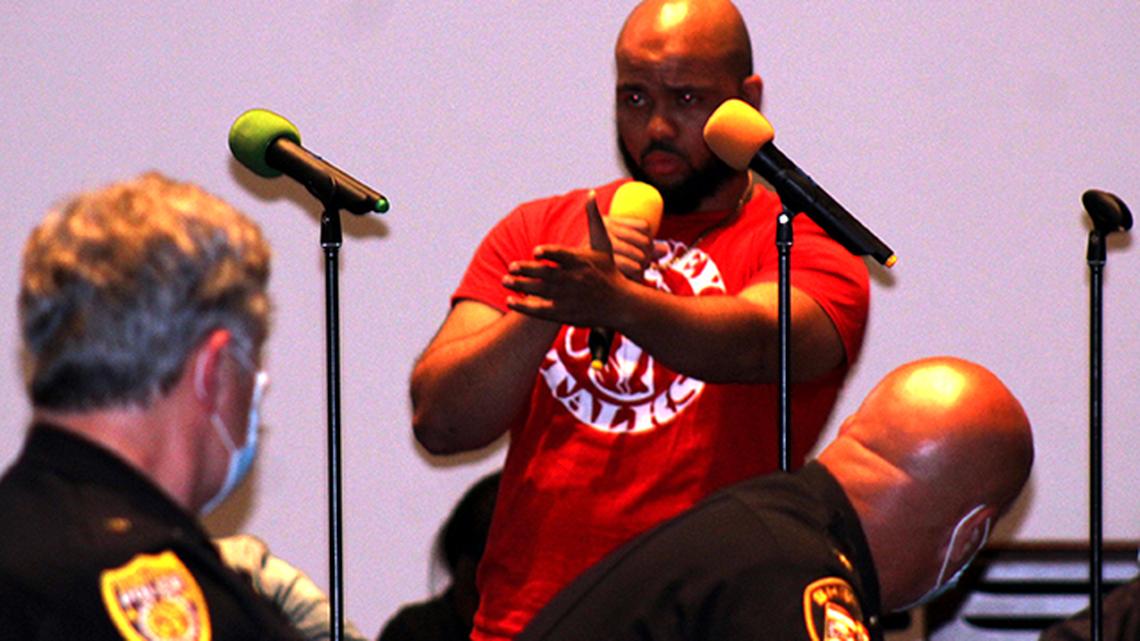 Lester Scott (center) addresses police chiefs from around the Mahoning Valley, including Youngstown Police Department Chief Robin Lees (left) and Mahoning County Sheriff Jerry Greene (right) during A Community Forum on Policing in the Valley Tuesday, June 23, 2020 at New Bethel Baptist Church in Youngstown. (Justin Dennis | Mahoning Matters)