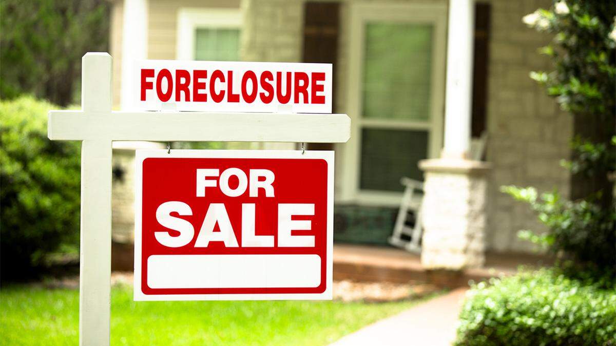 Foreclosure sign