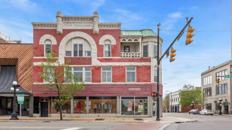 Building dating back to 1900 now up for sale on North Park Avenue in Warren
