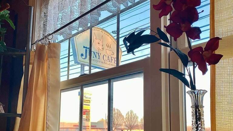 Coffee shop listed for sale for $118,400 on Mahoning Ave. in Austintown