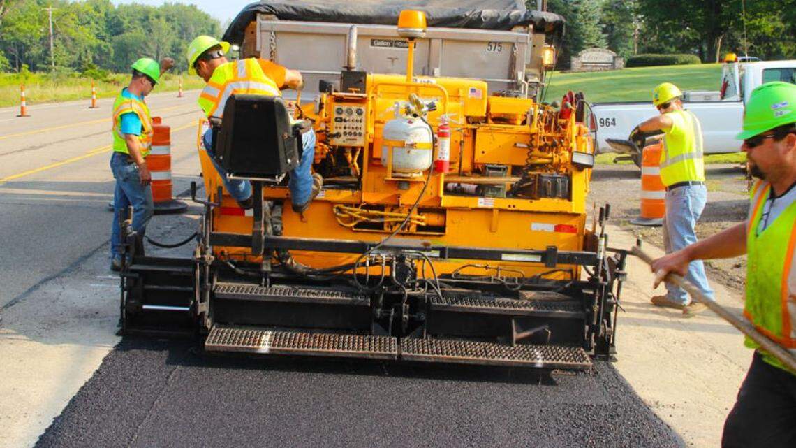 Crews are repairing bridges and patching strips of pavement starting this week through May at several state roads and intersections in Mahoning and Trumbull counties.