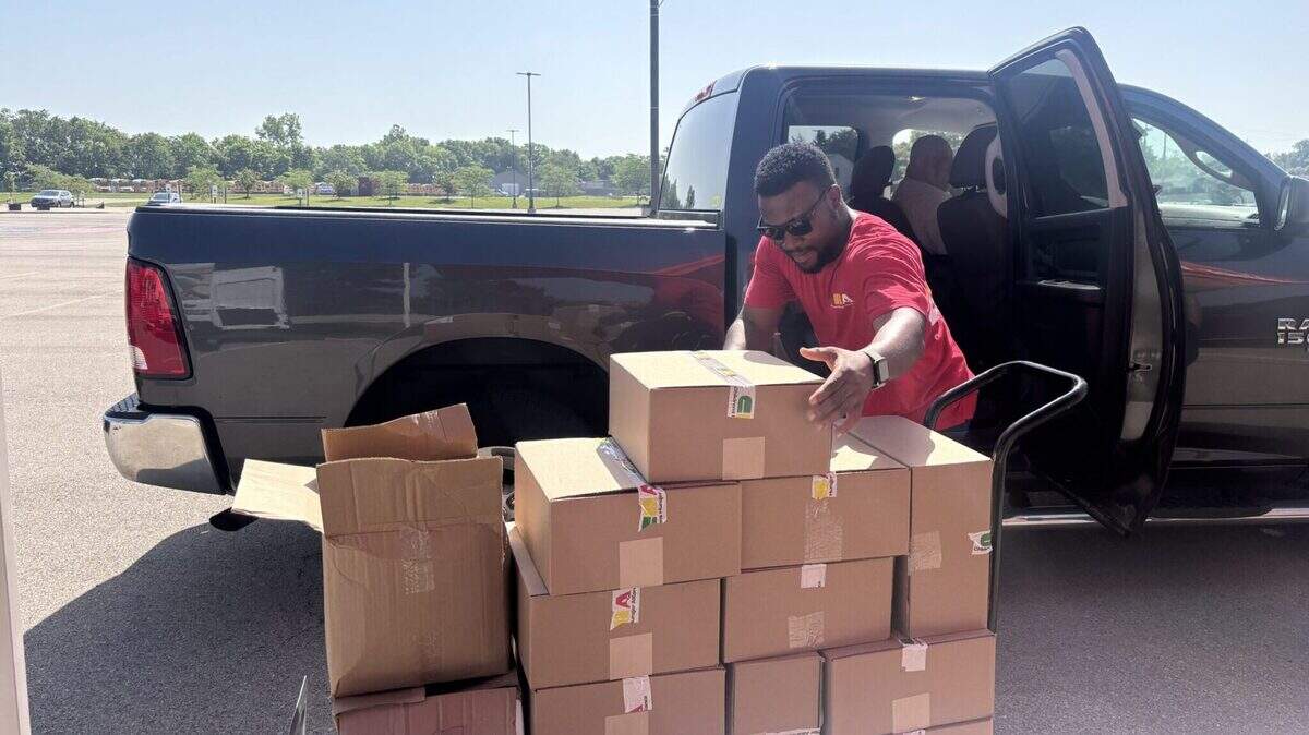 Children’s Hunger Alliance uses mobile routes across Ohio to give hundreds of children ready-to-eat meal boxes and fruit bags during the summer months.