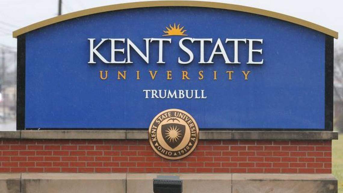 Over two hundred Mahoning Valley students learning about opportunities for women in STEM at Kent State University’s Trumbull County conference