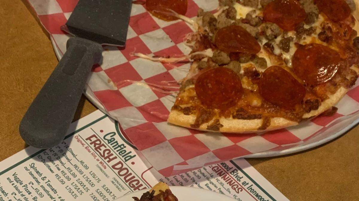 What are the best pizza shops in the greater Mahoning Valley area? This month, we stopped by Inner Circle Pizza at 6579 Ironwood Blvd. in Canfield.