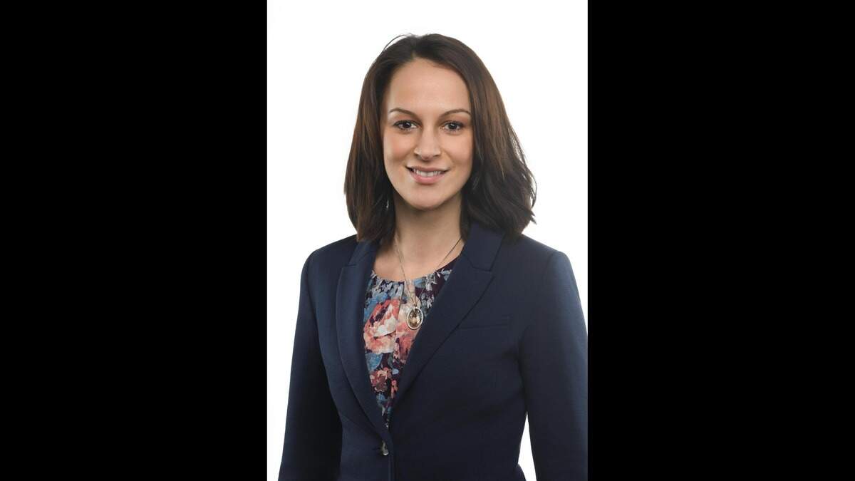 YSU assistant professor Alina Marculetiu publishes national research on supply chain resilience and sustainability, offering practical guidance for SMEs and leaders.