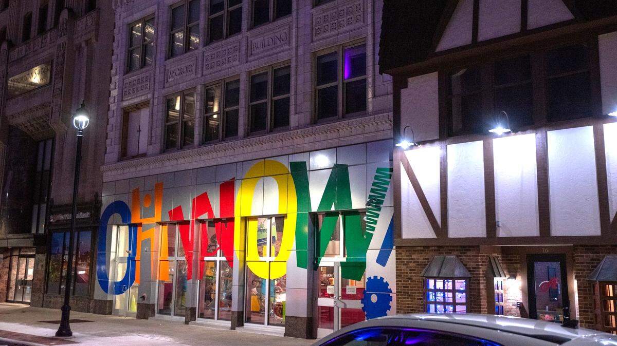 OH WOW! Children’s Center celebrates its 15th Birthday Bash Saturday with BOGO admission, exhibits, reptile experience and family activities in downtown Youngstown.